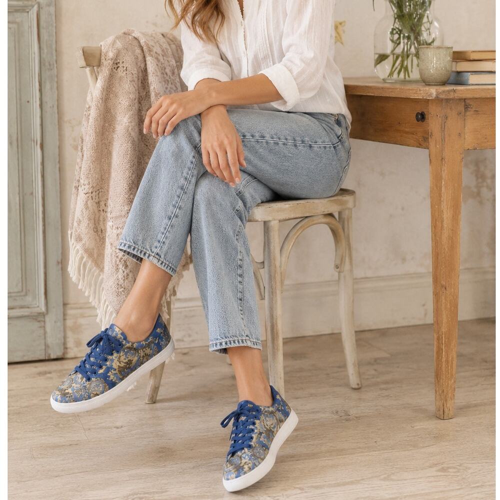 Isaac Mizrahi Live! Beckie Blue Brocade Floral Lace-Up Sneakers Size 11